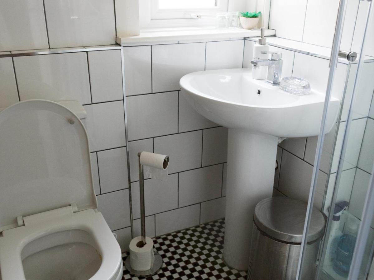 Pass The Keys Cozy Two Bed Flat Near Glasgow Airport & ペイズリー エクステリア 写真